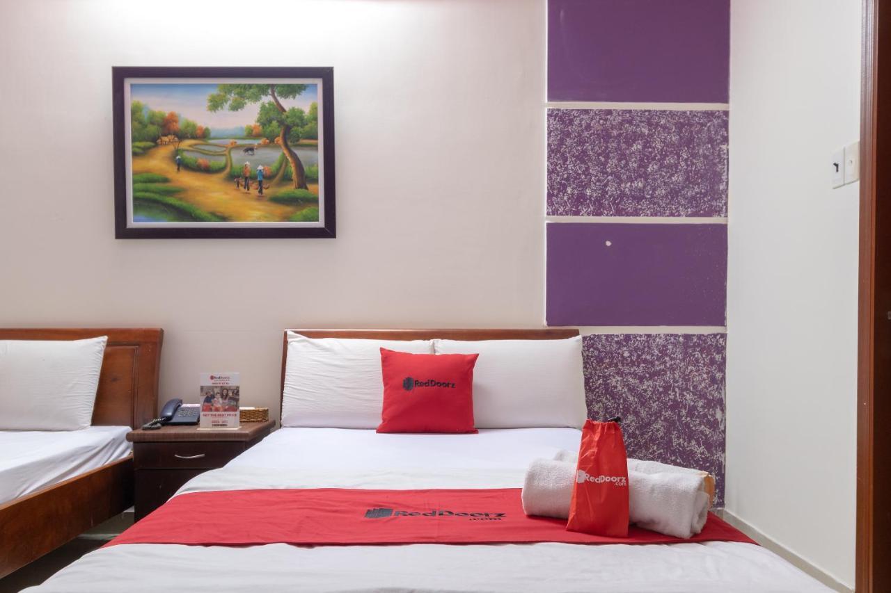 RedDoorz near Tan Huong Market 2 Ho Chi Minh City Bagian luar foto