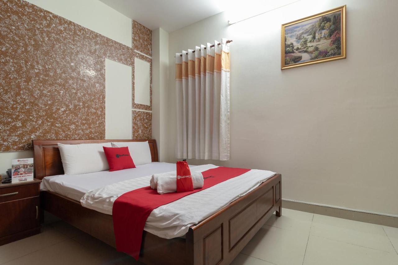 RedDoorz near Tan Huong Market 2 Ho Chi Minh City Bagian luar foto