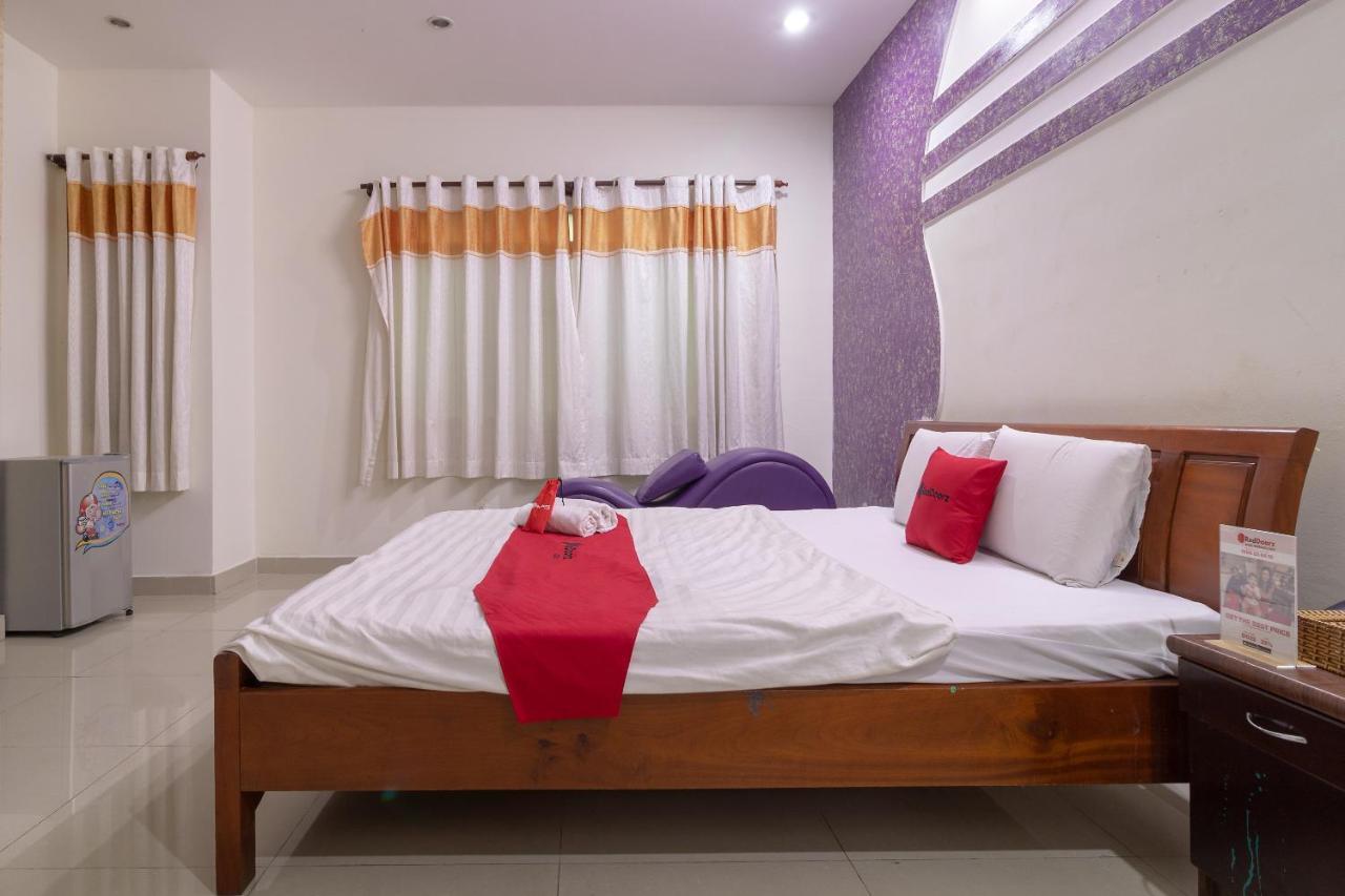 RedDoorz near Tan Huong Market 2 Ho Chi Minh City Bagian luar foto